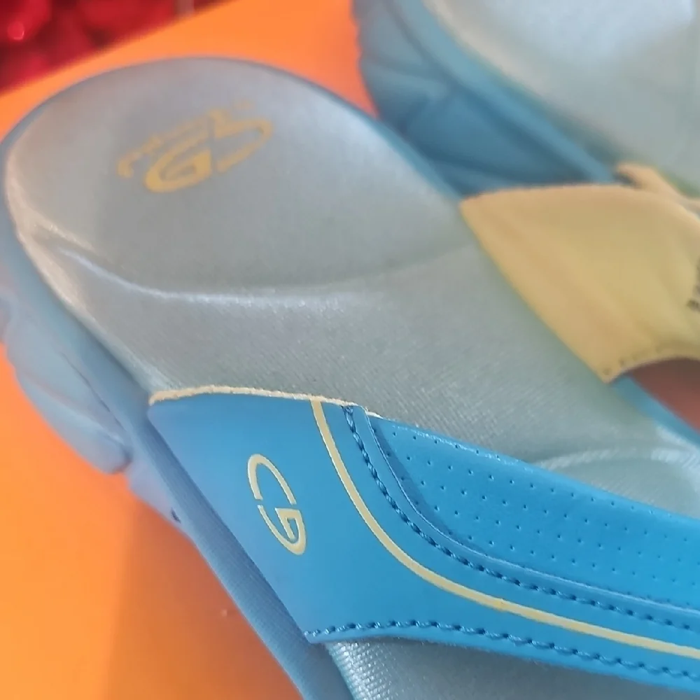 C9 By Champion Blue and Yellow Memory Foam Flip Flops Size 13/1